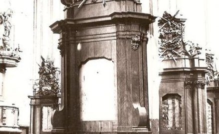 Częściowo zdewastowany ołtarz św. Dydaka (stan z 1949 roku)