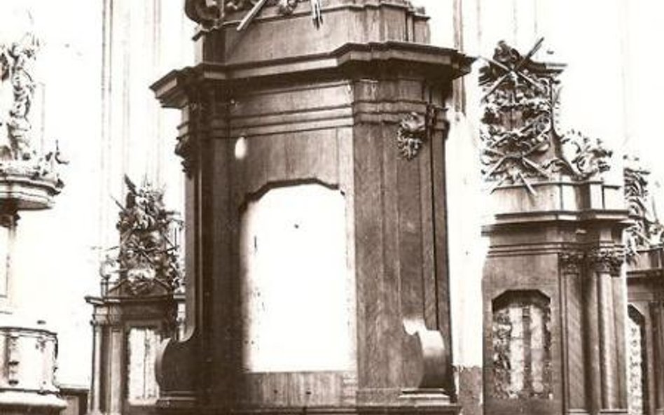 Częściowo zdewastowany ołtarz św. Dydaka (stan z 1949 roku)