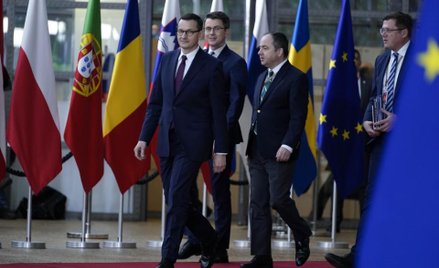 Szczyt w Brukseli: Polska walczy o miliardy i uniknięcie kar