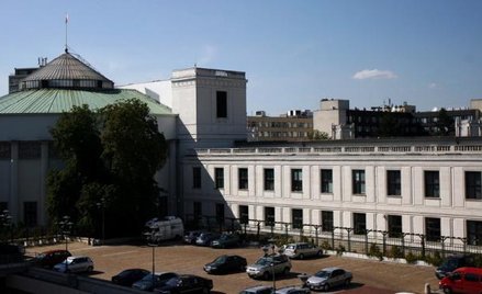 Kłopoty zapór na Wiejskiej
