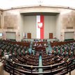 Sala plenarna świeci pustkami, posłowie pracują w komisjach