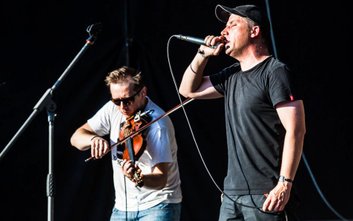 19 lipca na scenie plenerowej Wawerskiego Centrum Kultury Filia Radość wystąpi grupa Pablopavo i Lud