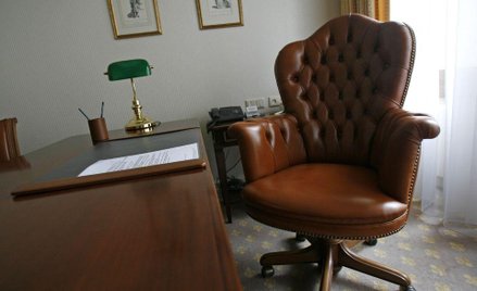 Senatorskie fotele czy miliardy