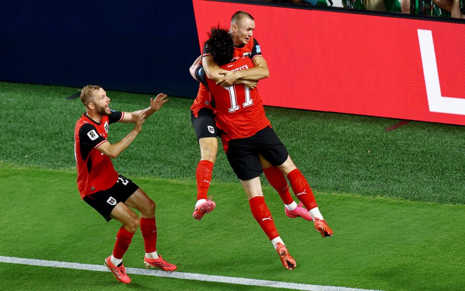 Austria w dramatycznych okolicznościach obroniła miejsce w 1/16 finału mundialu