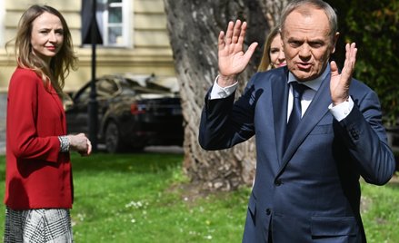 Ministra Agnieszka Dziemianowicz-Bąk i premier Donald Tusk