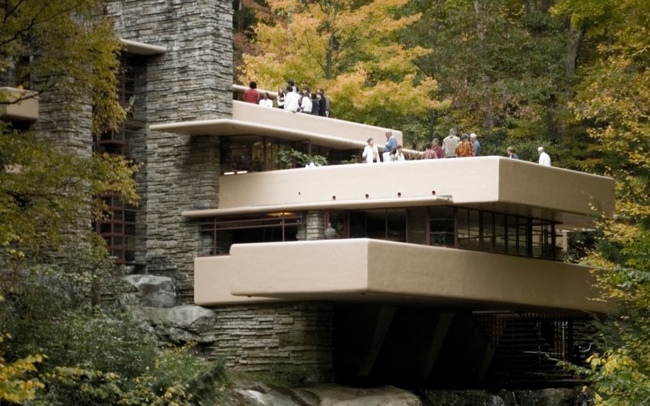 Rezydencja Fallingwater powstała na zamówienie amerykańskiego przedsiębiorcy Edgara J. Kaufmanna jak