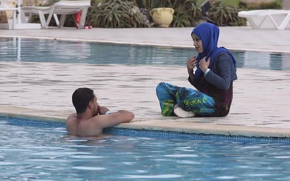 Kąpiel w burkini? Zdecyduje menedżer hotelu