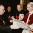 Abp Bolesław Kominek i prymas Stefan Wyszyński na audiencji u papieża Pawła VI (rok 1972)
