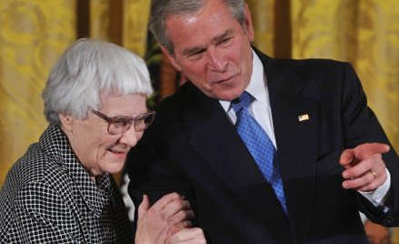 Harper Lee w 2007 roku, podczas spotkania z Georgem W. Bushem