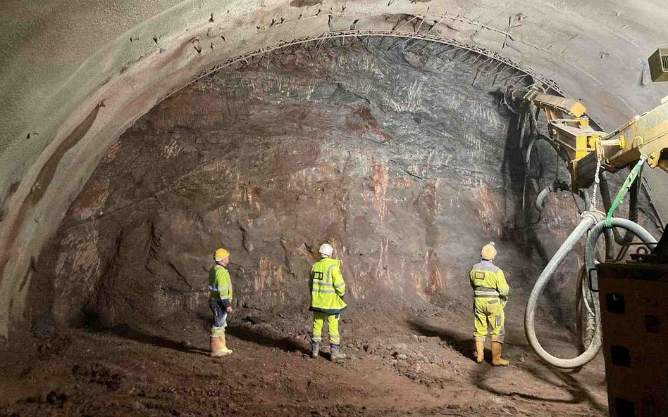 W tunelu na S3, przed granicą z Czechami już widać światło