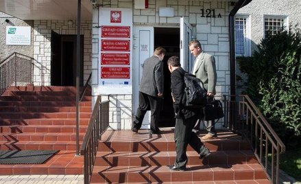Wójt może powierzyć obowiązki sekretarza pracownikowi urzędu