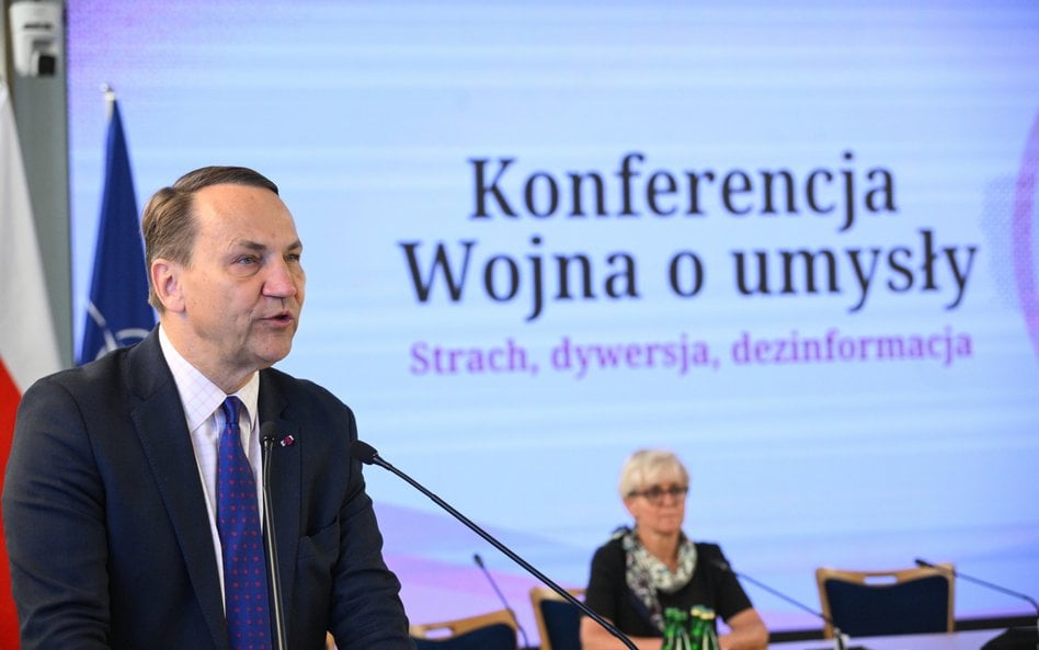 Szef MSZ Radosław Sikorski