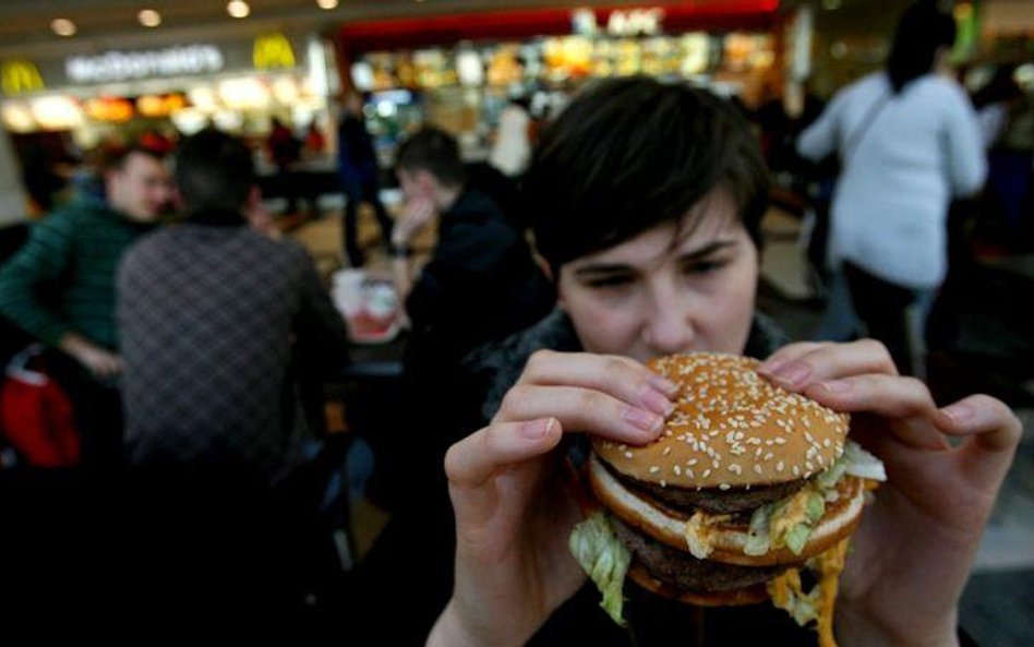 Rodzime i importowane sieci fast food to dla większości Polaków jedyne miejsca, w których jadają poz