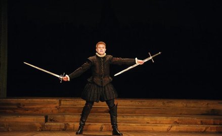 Roderyk wyzywa na pojedynek ojca swej ukochanej Szimeny. Ma świadomość, że jeśli zwycięży, utraci mi