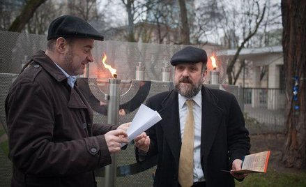 Ubiegłoroczna ceremonia zapalenia pierwszej świecy chanukowej w warszawskiej synagodze