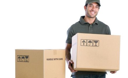 Opłaty za doręczanie paczek: kiedy UKE będzie mógł nałożyć na operatorów karę