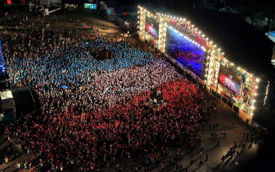 Uczestnicy Przystanku Woodstock złożyli hołd ofiarom zamachowca z Nicei