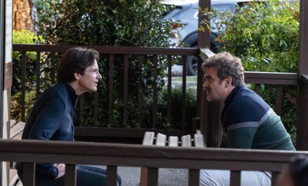 Jason Bateman jako Clark i David Harbour w roli Floyda. Harbour był w 2025 r. prywatnie uczestnikiem