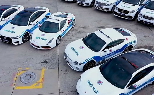 Skonfiskowane samochody baronowi narkotykowemu wdrożone zostały do tureckiej policji