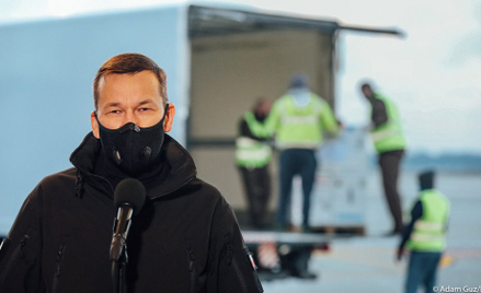 Premier Morawiecki: Rozpoczynamy dystrybucję 300 tys. dawek szczepionki na COVID