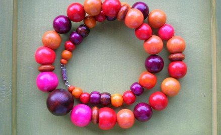 Wśród wyrobów atestowanych znajduje się biżuteria sztuczna ?i podobne wyroby. Nie ma natomiast sform