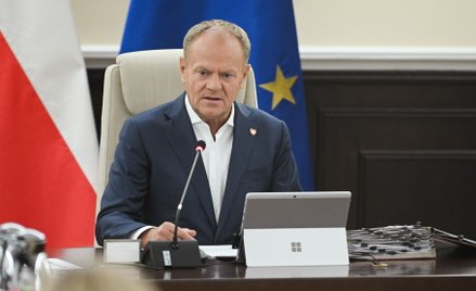 Premier Donald Tusk przewodniczy posiedzeniu rządu w siedzibie KPRM w Warszawie