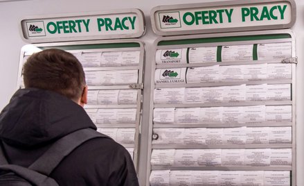 Ogłoszenia z widełkami płacowymi coraz popularniejsze