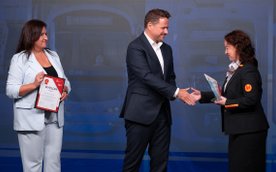 Osobowość WTP. Katarzyna-Strzegowska, Rafał Trzaskowski i Monika Matulka podczas odbierania nagrody