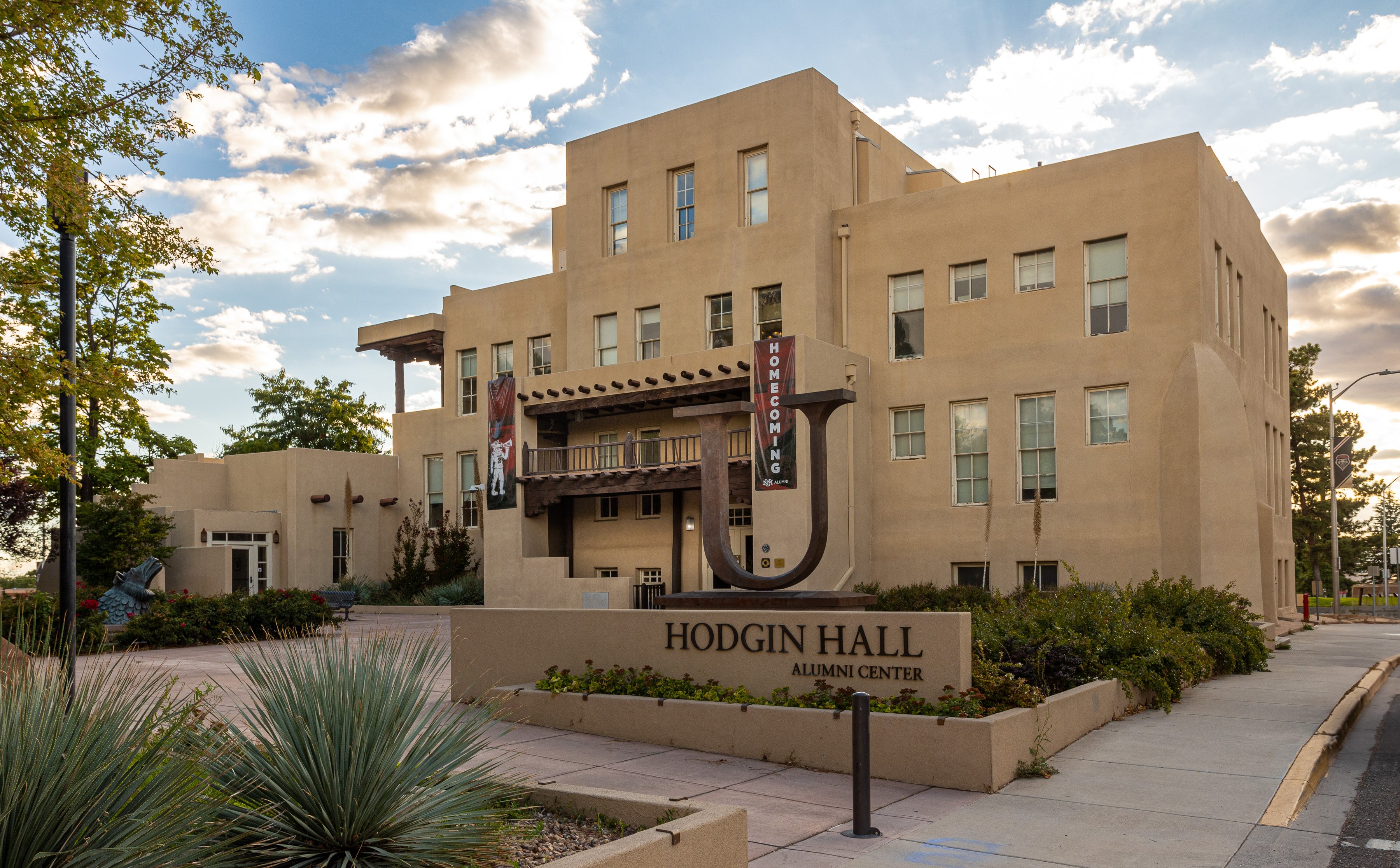 Strzelanina na Uniwersytecie Nowego Meksyku. Władze uczelni ostrzegają: sprawca jest na wolności