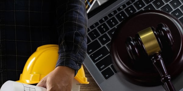 Koniec z „umowami śmieciowymi” zamiast etatu. Państwowa Inspekcja Pracy (PIP) z nowymi uprawnieniami