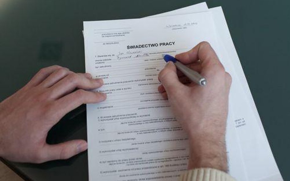 W świadectwie umieszczamy datę nawiązania stosunku pracy