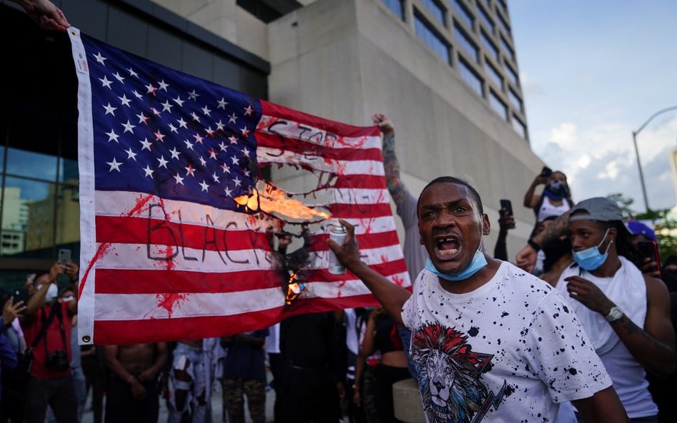 USA: Protesty w Minneapolis. Wojsko w gotowości