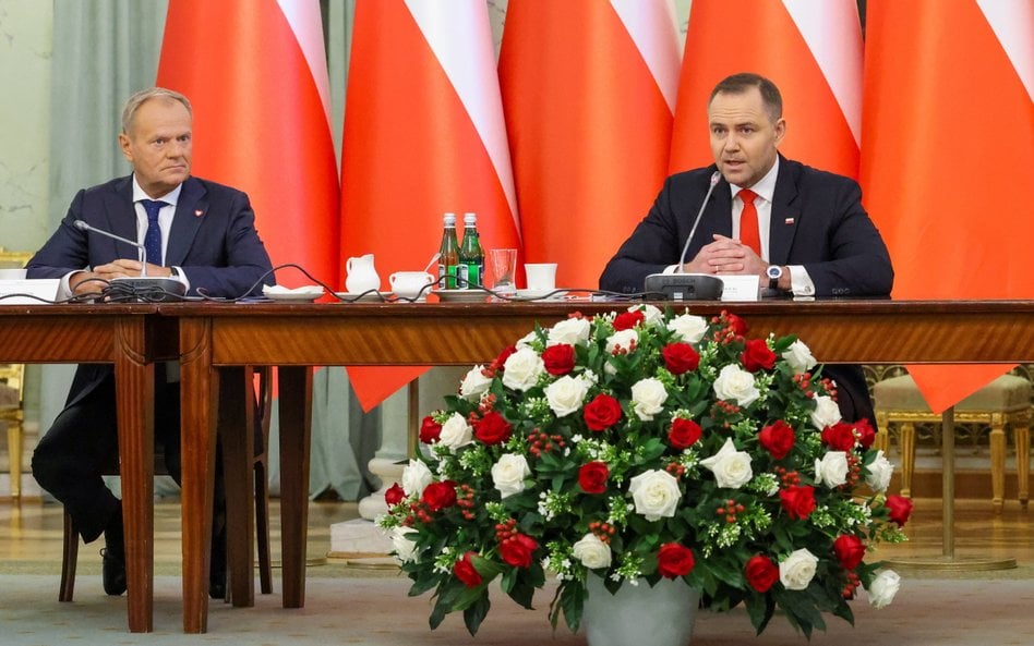 Prezydent Karol Nawrocki i premier Donald Tusk podczas posiedzenia Rady Gabinetowej w Pałacu Prezyde