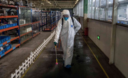 Chiny: Rośnie liczba zarażeń u przybywających do kraju