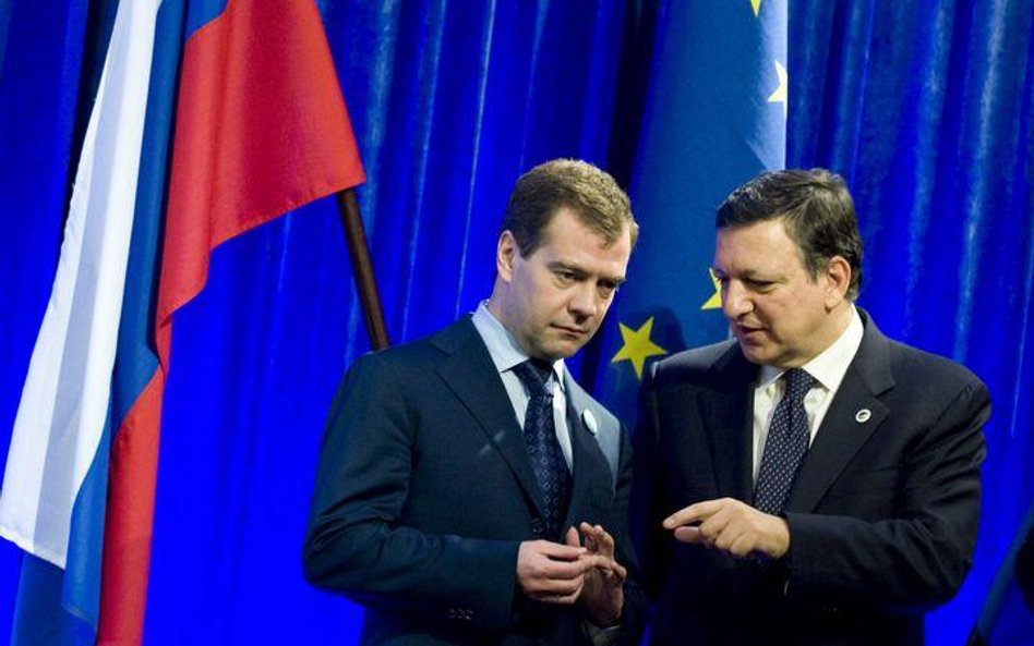 Prezydent Rosji Dmitrij Miedwiediew i przewodniczący Komisji Europejskiej Jose Manuel Barosso