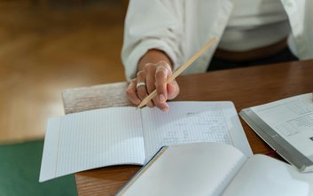 Uczniowie z Warszawy mogą otrzymać nawet do 1500 złotych miesięcznie