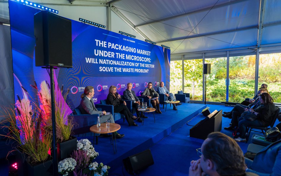 Uczestnicy debaty „Rynek opakowań pod lupą: czy nacjonalizacja sektora rozwiąże problem odpadów?”
