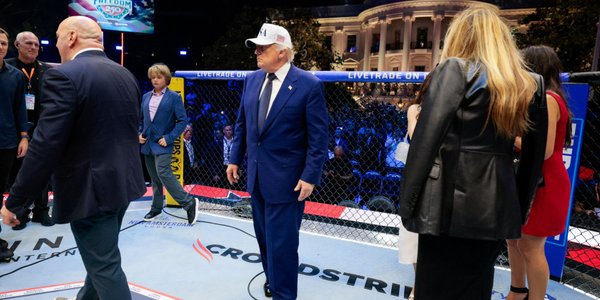 Ośmioro oskarżonych o planowanie zamachu na galę MMA w Białym Domu