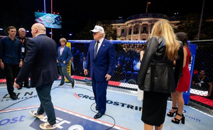 Gala MMA przy Białym Domu odbyła się w dniu 80. urodzin Donalda Trumpa