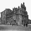 Spalona synagoga przy ul. Bożniczej, przy której miały miejsce starcia polskich żołnierzy z żydowski