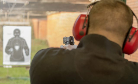 Od wybuchu wojny w Ukrainie trudno się dostać w Polsce na strzelnicę, a jeszcze trudniej kupić amuni