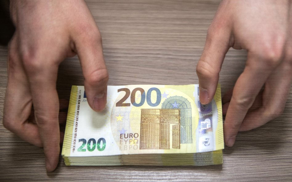 Walka z praniem brudnych pieniędzy może mocno ograniczyć obrót gotówkowy