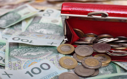 Depozyty: banki przewidują, że Polacy przyniosą im mniej pieniędzy