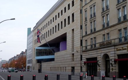 Brytyjska ambasada to przykład architektury postmodernizmu