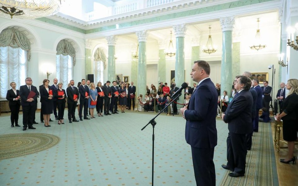 Prezydent wręczył akty powołania do pełnienia urzędu na stanowisku sędziego