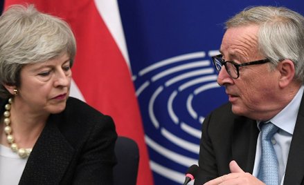 May: Porozumieliśmy się ws. prawnych gwarancji dotyczących backstopu. Juncker: Trzeciej szansy nie b