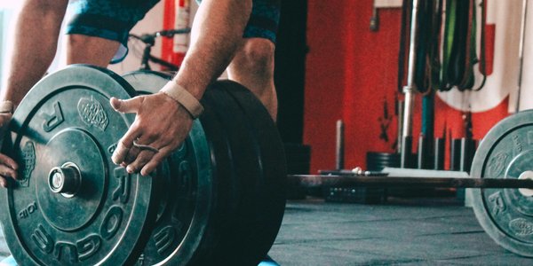 «Апрельская теория»: почему мы переносим новогодние обещания на весну?