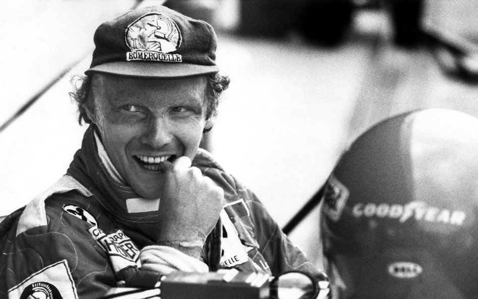 Niki Lauda był mistrzem świata Formuły 1w latach 1975, 1977 i 1984