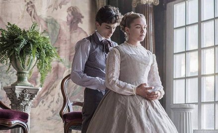 Florence Pugh i Timothée Chalamet w filmie „Małe kobietki”. Od najbliższego piątku w kinach