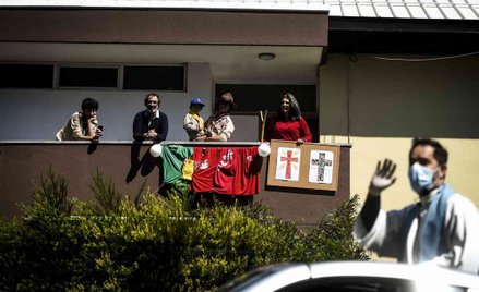 Portugalia: Biznes, związki zawodowe i lekarze chcą obowiązkowych masek